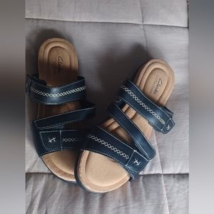 NWOT Clarks sandals